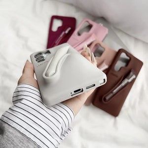 Silicone case for Samsung Galaxy with lipstick holder. Practical and stylish protection