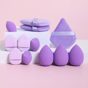 Kit with 12 triangular makeup sponges. Perfect for applying foundation, powder, and liquids with an even finish
