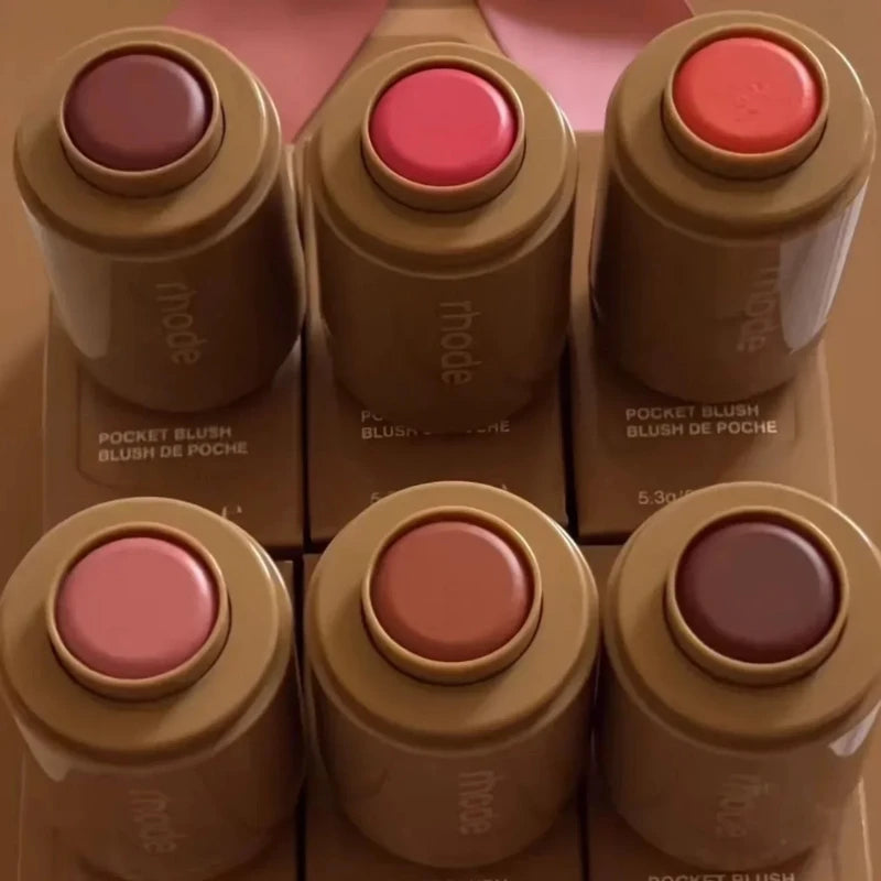 Rhode moisturizing and nourishing gloss. Transparent finish with a hint of vanilla and watermelon