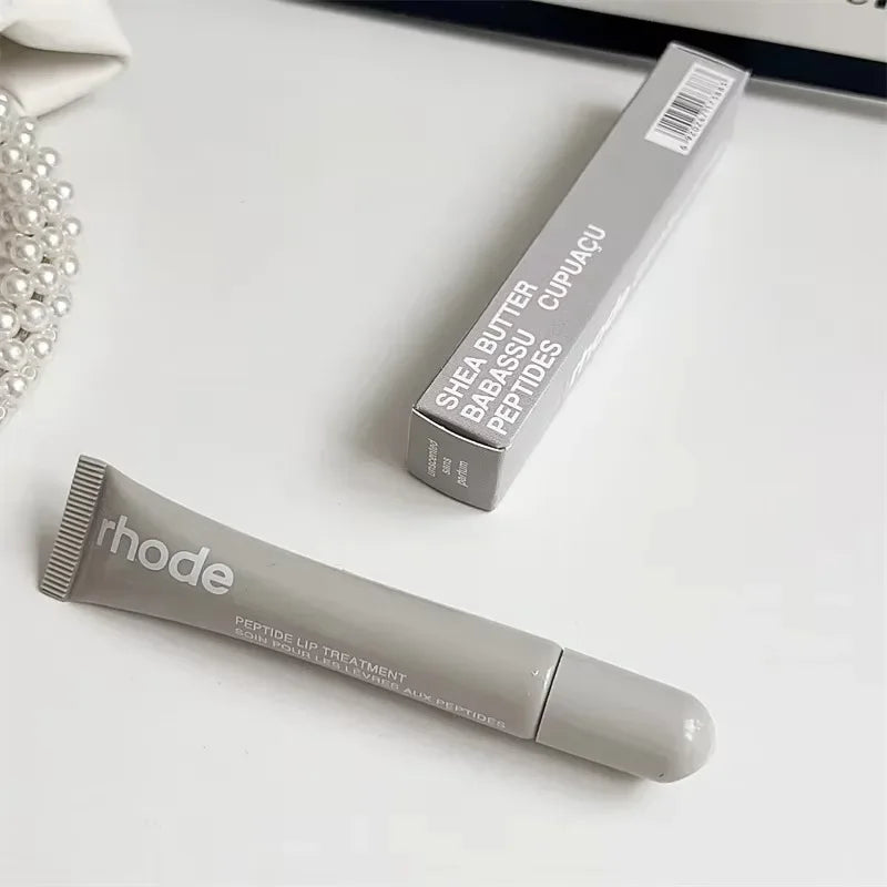 Rhode moisturizing and nourishing gloss. Transparent finish with a hint of vanilla and watermelon