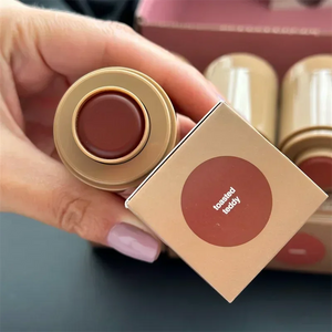 Rhode moisturizing and nourishing gloss. Transparent finish with a hint of vanilla and watermelon