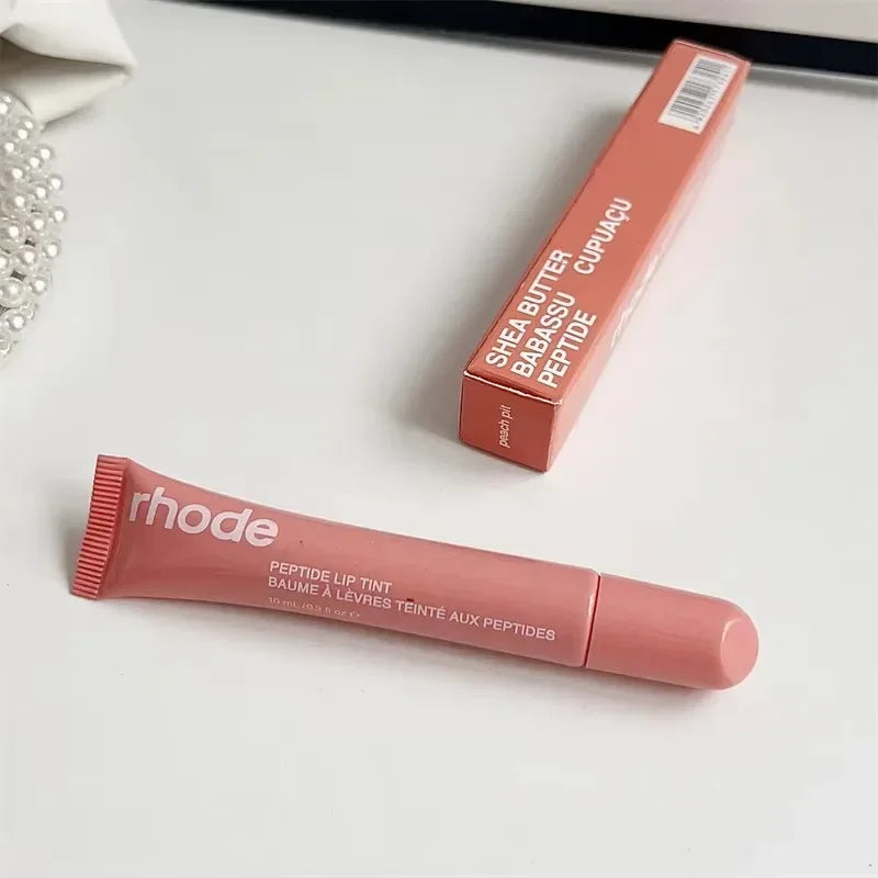 Rhode moisturizing and nourishing gloss. Transparent finish with a hint of vanilla and watermelon